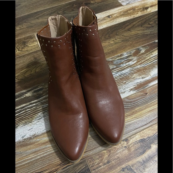 NWT Chase & Chloe Charles Studded Block Heel Boot - Picture 2 of 11